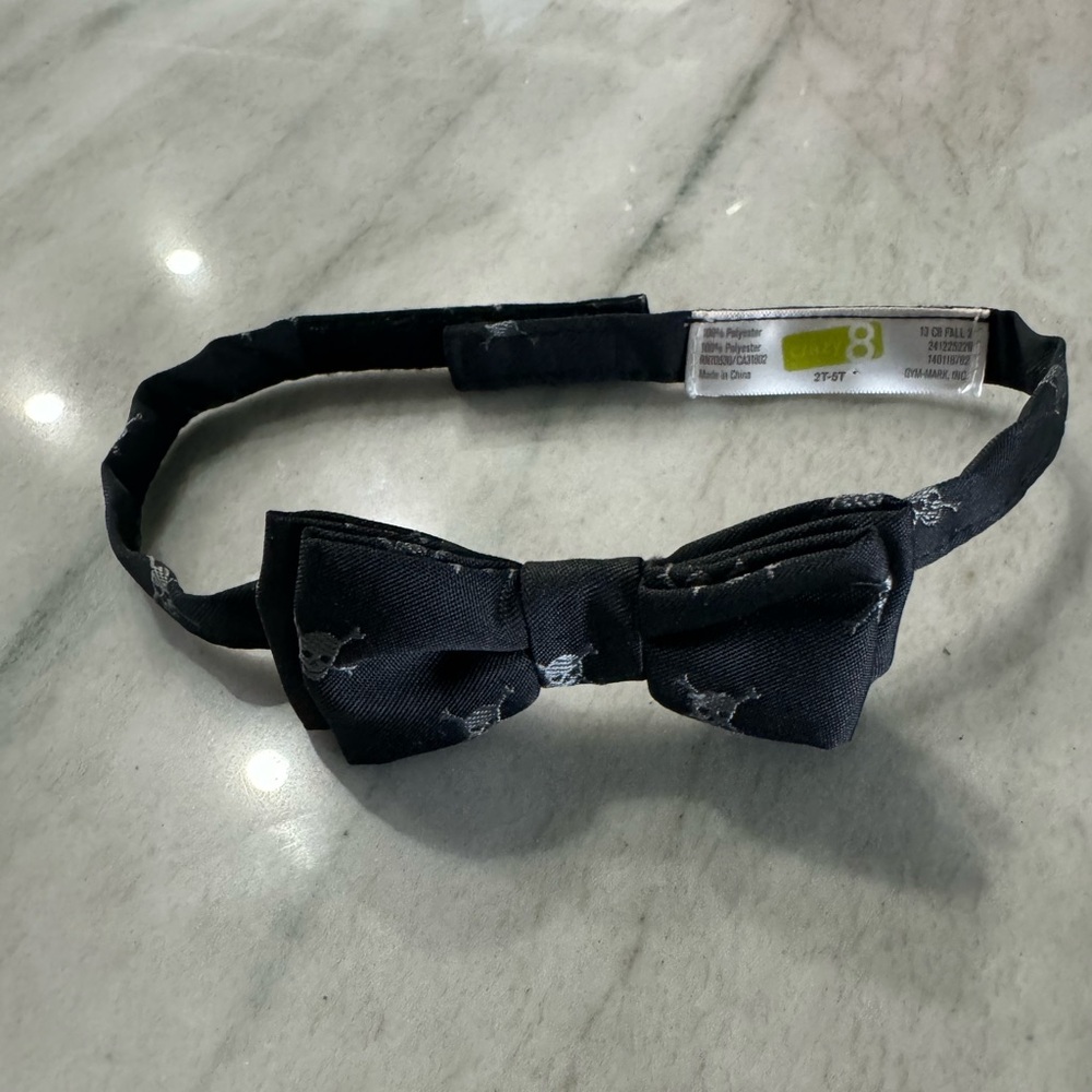 Adorable toddler bow tie